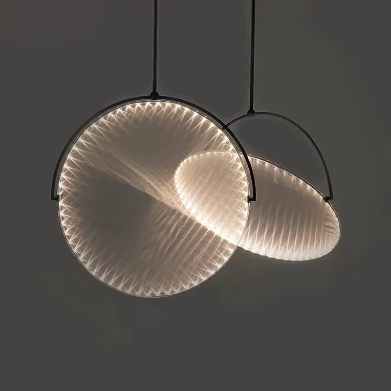 Nordisk minimalistisk, moderne lysekrone med dekorative stoflamper