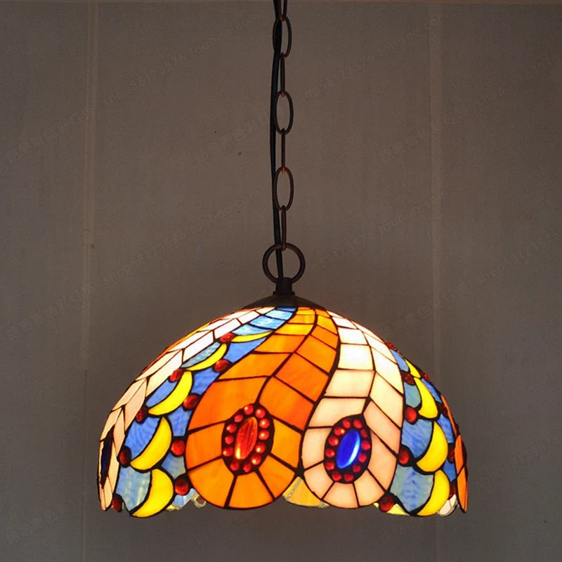 Moderne Tiffany-lysekrone i lucit
