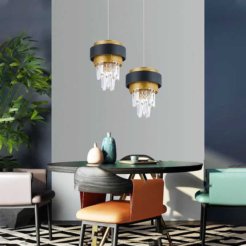 Luksuriøs krystallysekrone med postmoderne design til elegant interiør