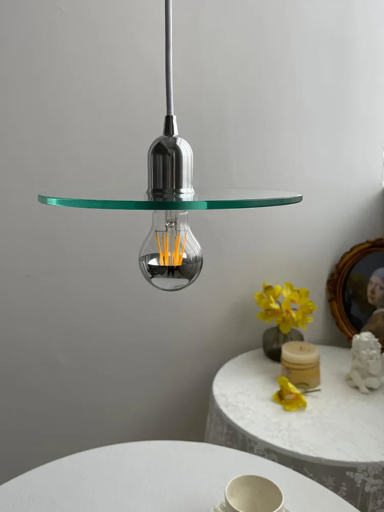 Retrolampe i klart glas til ophæng i café eller bar