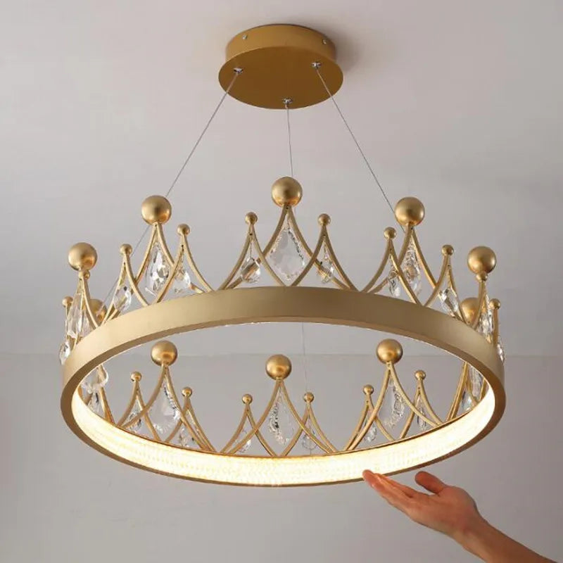 Elegant, moderne gennemsigtig lysekrone