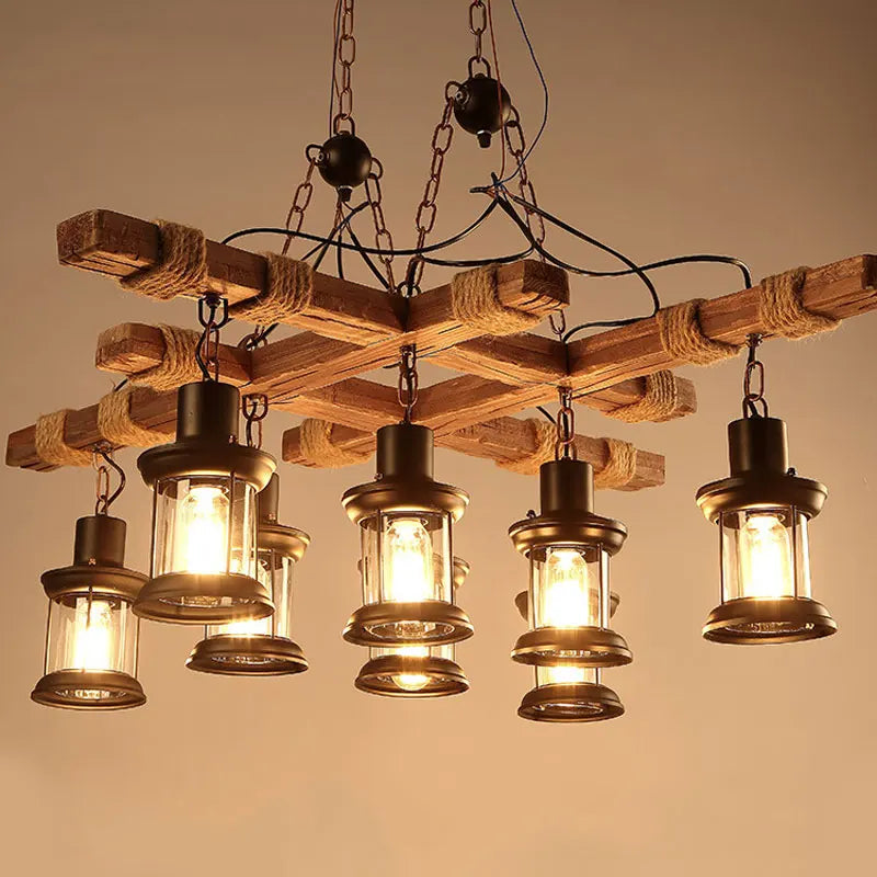 Industriel retro lysekrone i træ og jern med 8 lamper