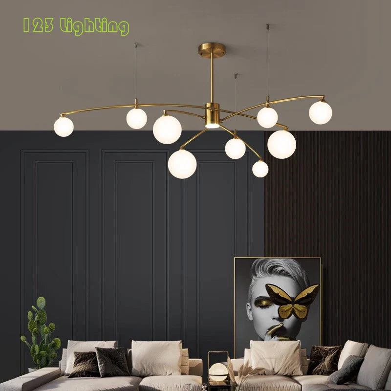 Designlampe i metal og glas til moderne indretning