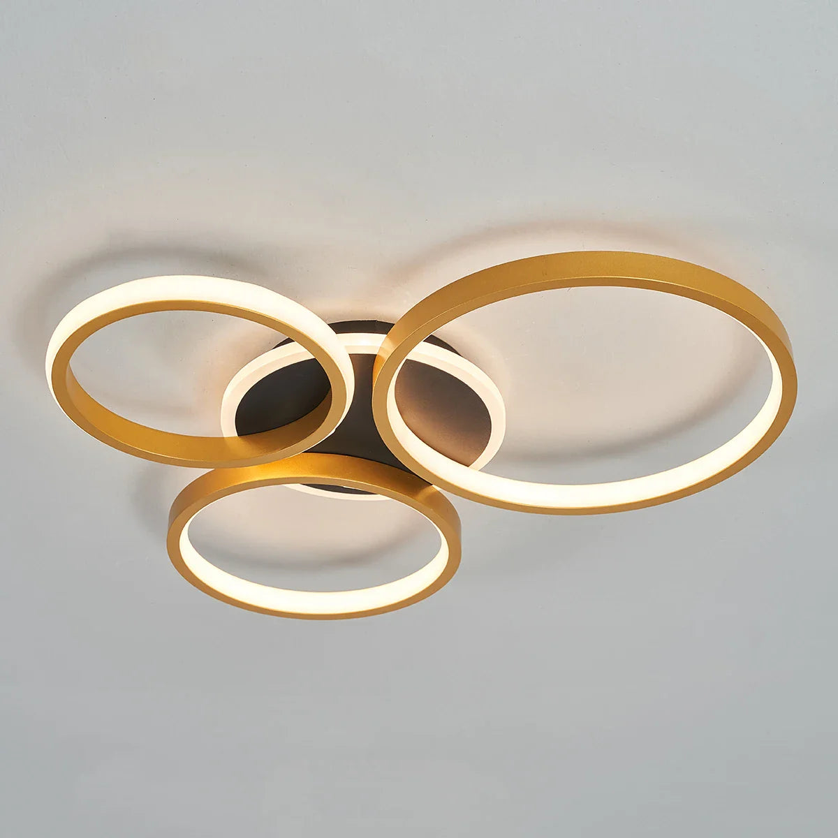 Moderne LED-lysekrone til elegant indretning