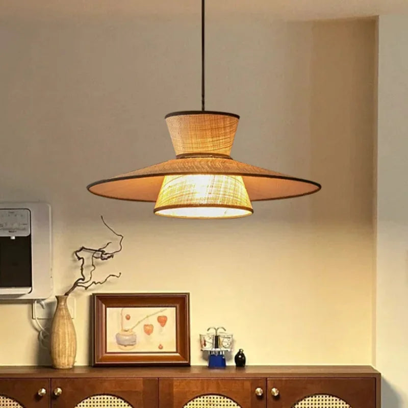 Wabi sabi-pendel i rattan og raffia til indretning i vintagestil