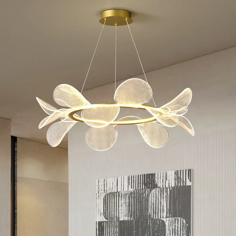 Moderne lysekrone med LED-krystalblade