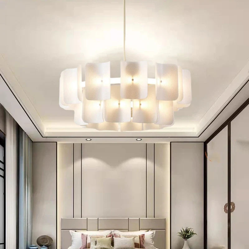 LED-lysekrone i rent, moderne design