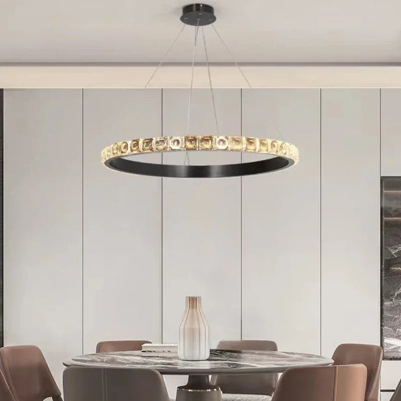 Elegant og raffineret krystallysekrone