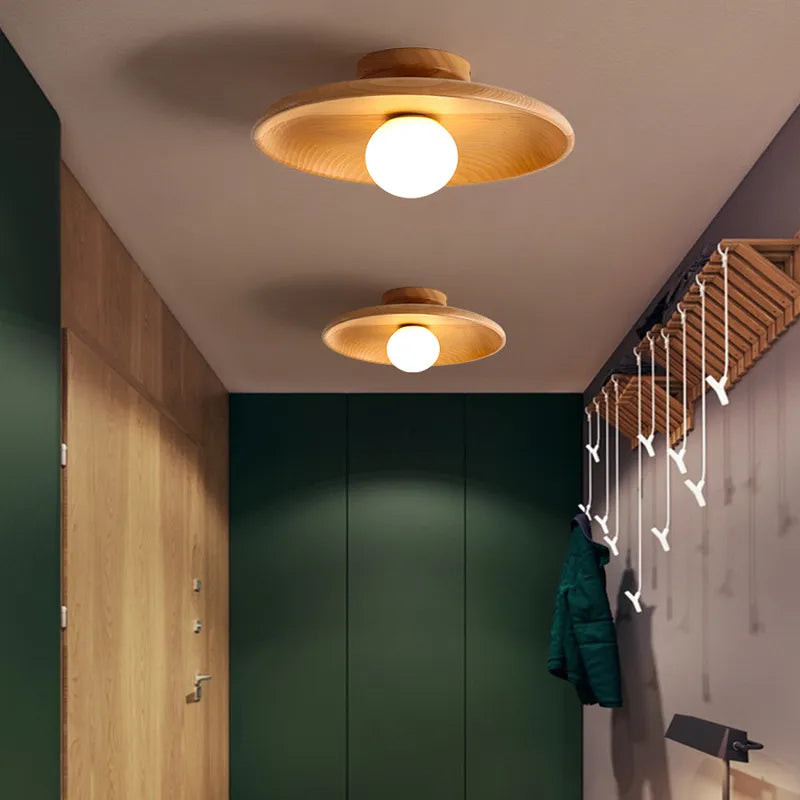 Skandinavisk designerloftlampe i træ