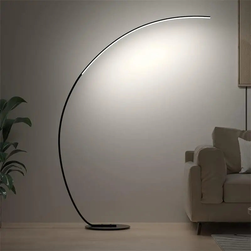 Moderne LED-buelampe i sort metal - elegant design til stue og kontor