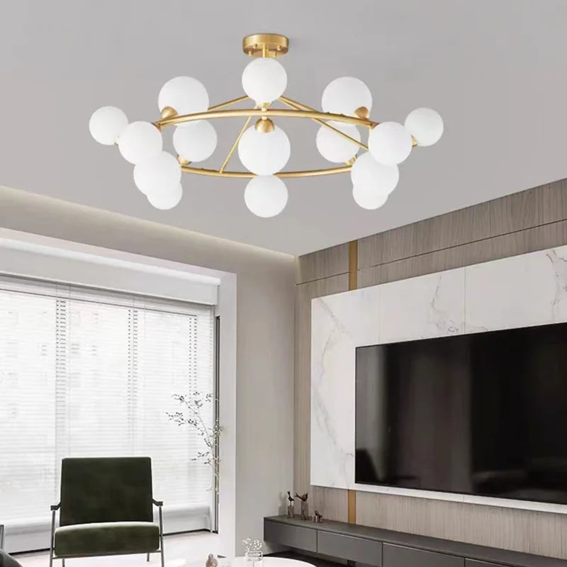 Moderne loftslampe i akryl og sortgyldent messing til indendørsbelysning