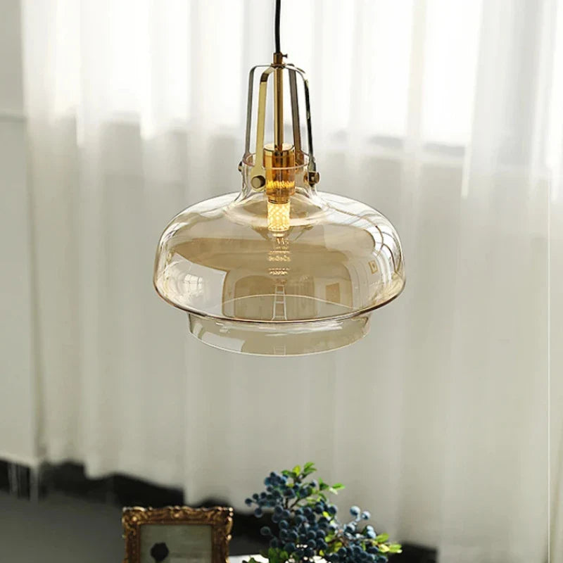Vintage lysekrone i glas med moderne design til indretning