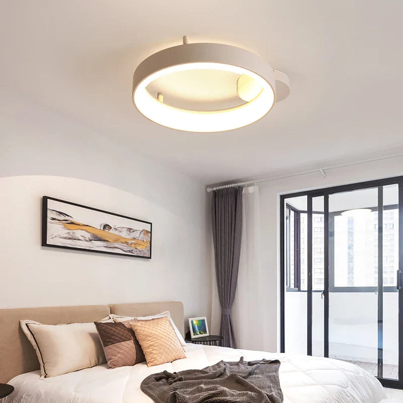 Enkel nordisk LED-lampe til indretning i Morandi-stil