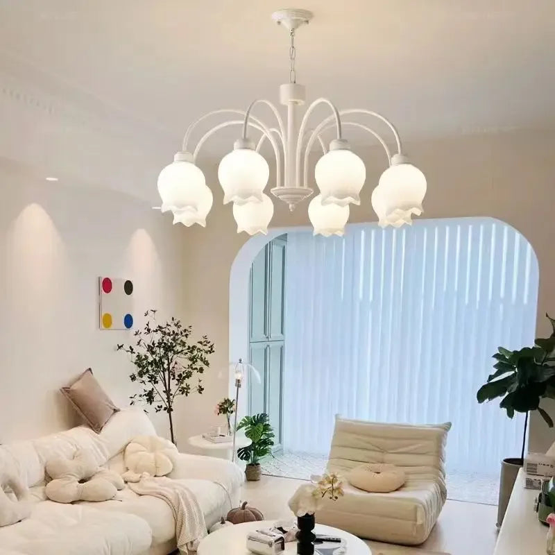led-lysekrone i luksusdesign med moderne evighedsorkideer