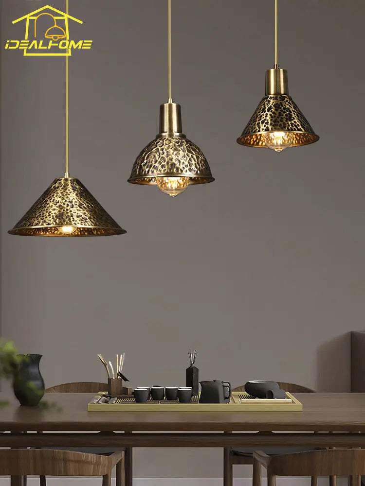Dekorativ kinesisk kobberlampe til zen-stemning