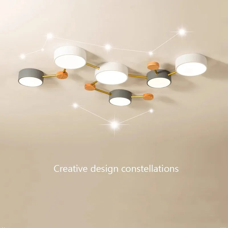 Elegant skandinavisk LED-trælysekrone