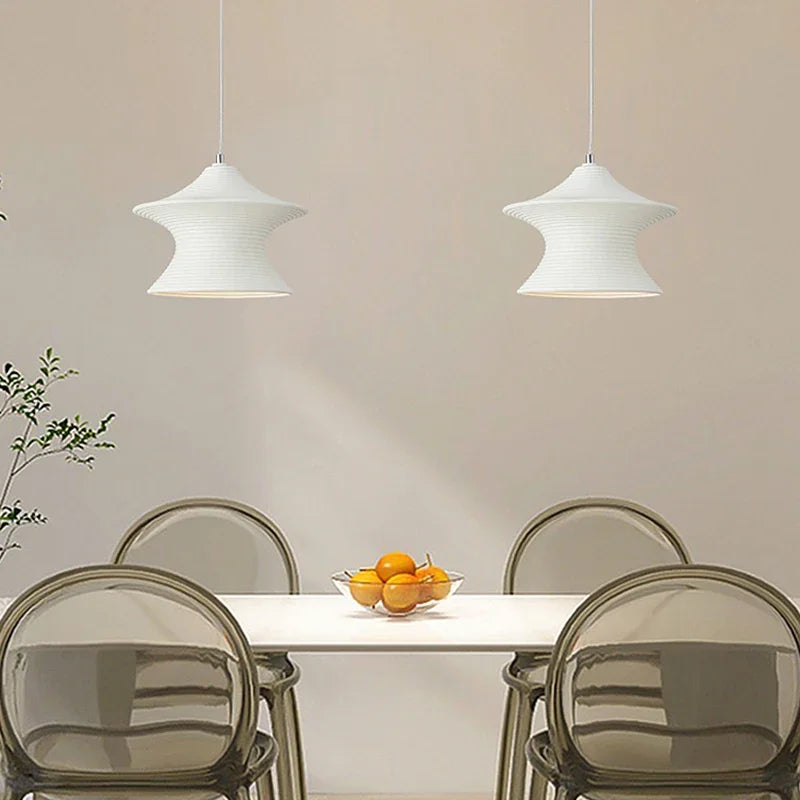 Enkel nordisk lysekrone, ren elegance