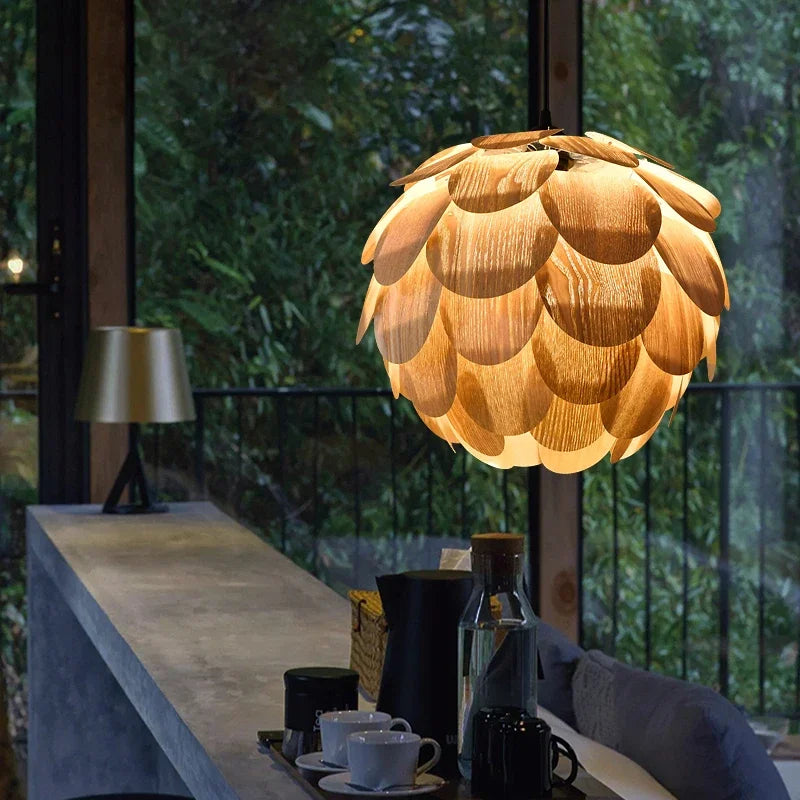 Original ananaslysekrone i træfiner til hoteller, barer og restauranter