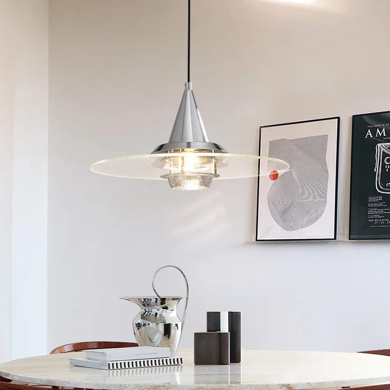 Bauhaus pendel i klart glas til restaurant
