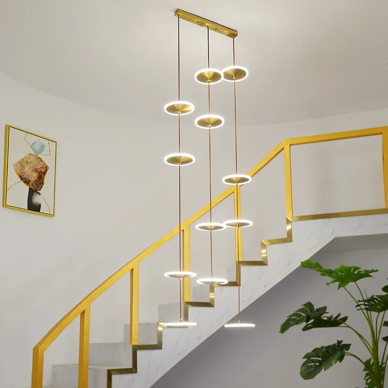 Moderne LED-lysekrone til trappe – elegant design