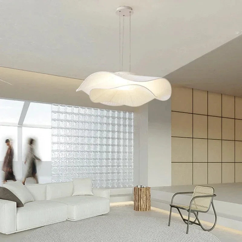 Nordisk minimalistisk stoflampe med lotusbladdesign