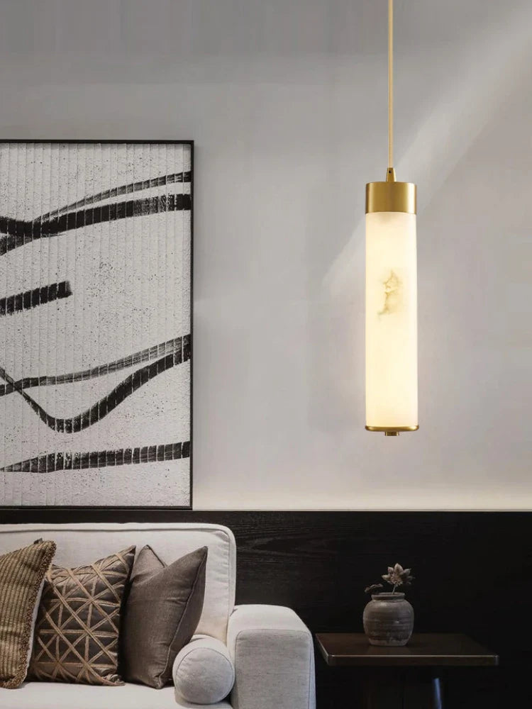 Lysekrone i rent naturmarmor og kobber til moderne minimalistisk indretning