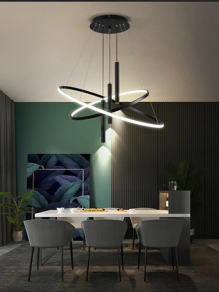 Elegant moderne rund pendellampe.