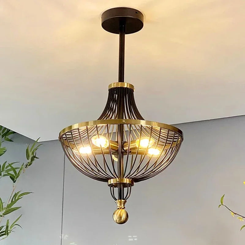 Elegant LED-lysekrone i industriel vintage-stil
