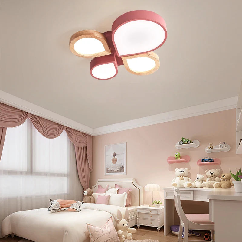 Elegant nordisk design lysekrone.