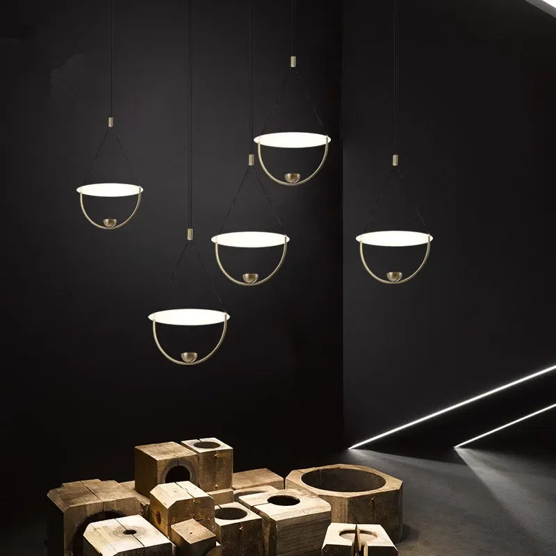 Elegant, moderne LED-pendellampe
