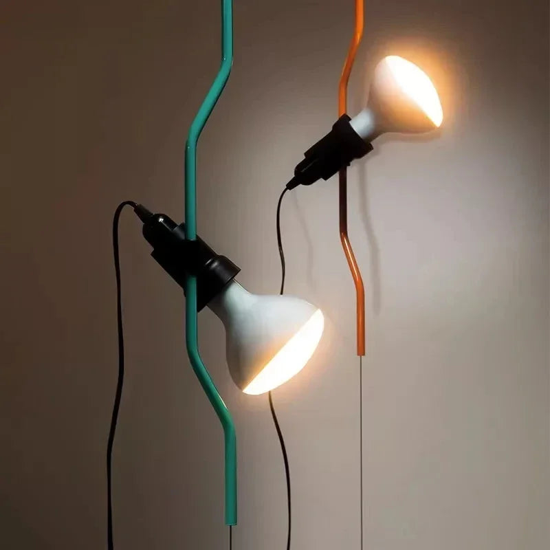 Elegant moderne LED-lysekrone, højdejusterbar til indretning