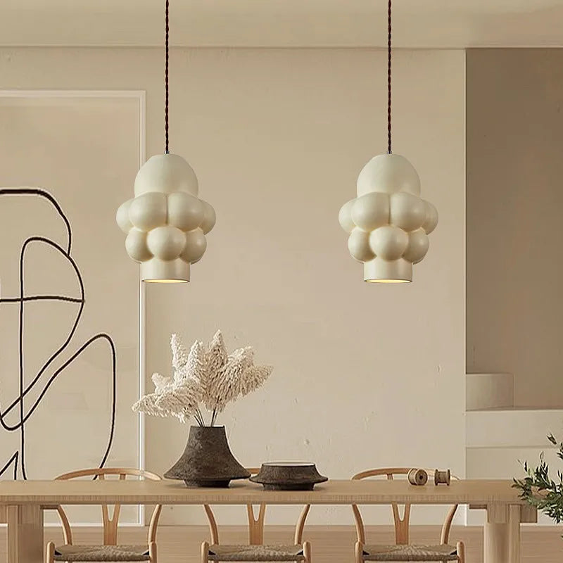 LED-loftlampe i nordisk wabi sabi-stil til bar og restaurant