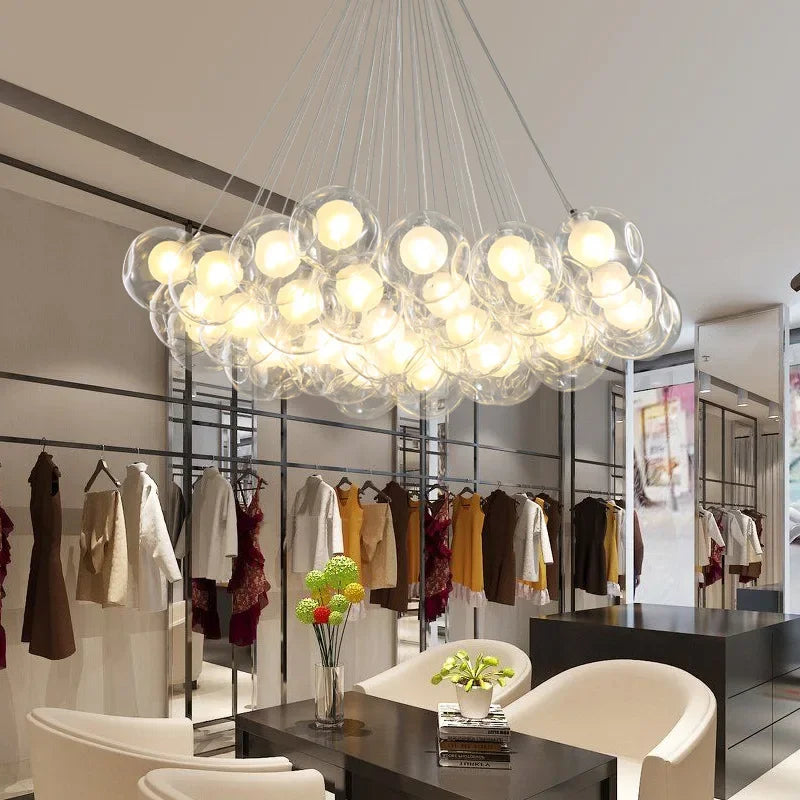 Moderne LED-lysekrone i bobleglas til butikker