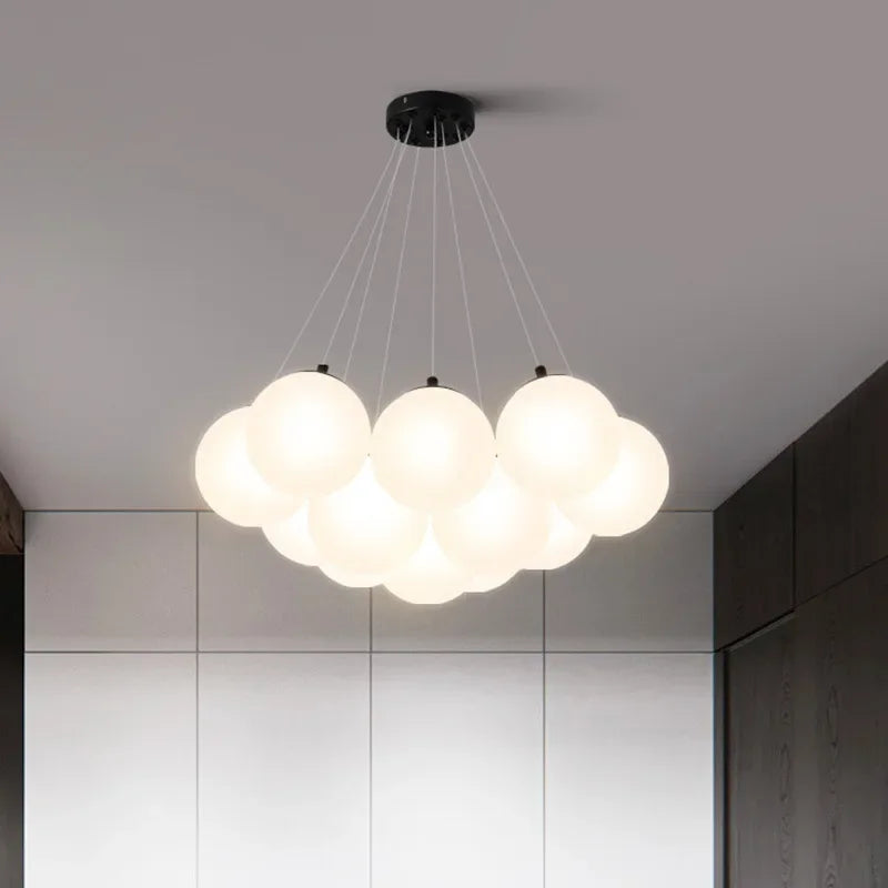 Elegant nordisk lysekrone, moderne rum