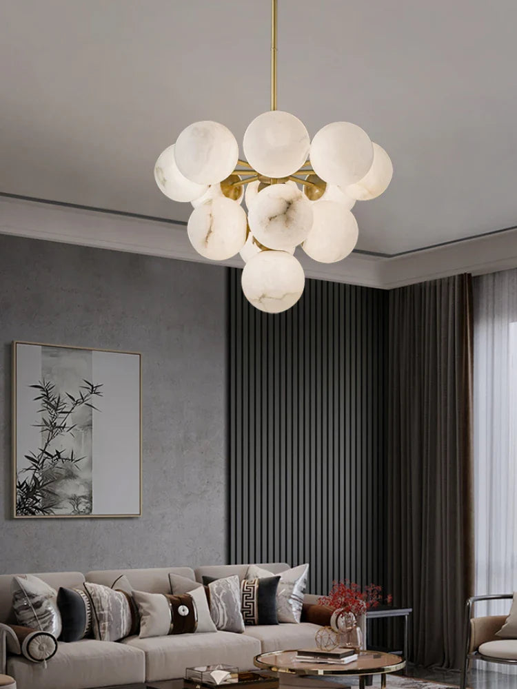 Minimalistisk og kreativ rund kobberlampe i marmor