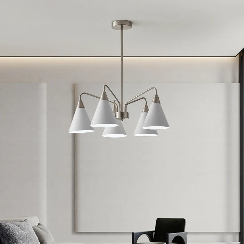 Retro-lysekrone i minimalistisk design i middelalderstil af jern