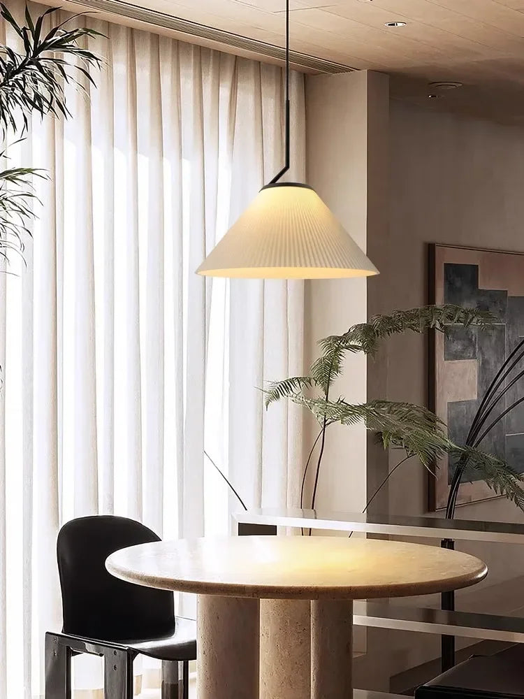 Lys nordisk moderne lysekrone