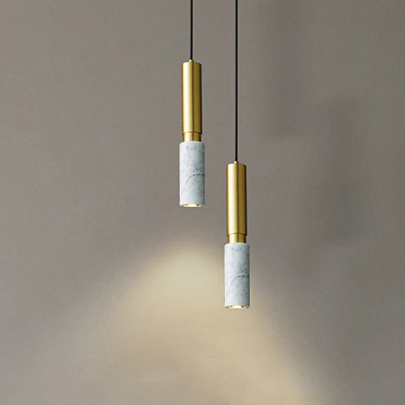 Retro LED-lampe i minimalistisk skandinavisk marmor