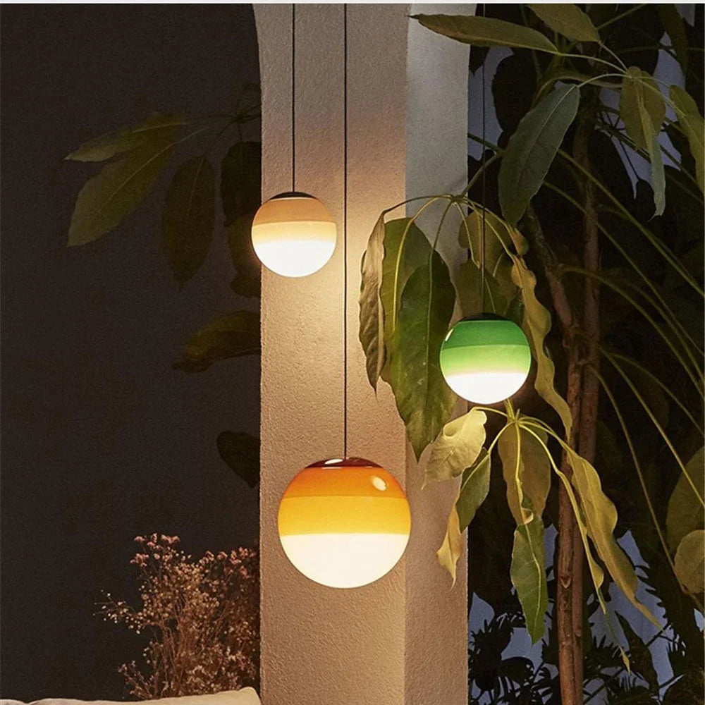 Kreativ nordisk led-pendel i gradueret glas