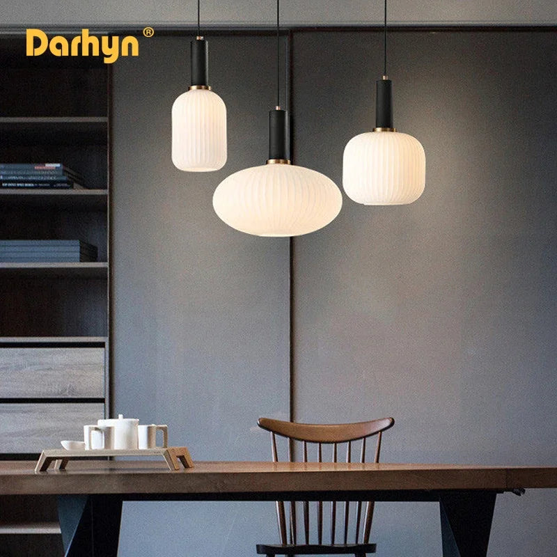 Enkel nordisk LED-glaspendellampe til restaurant