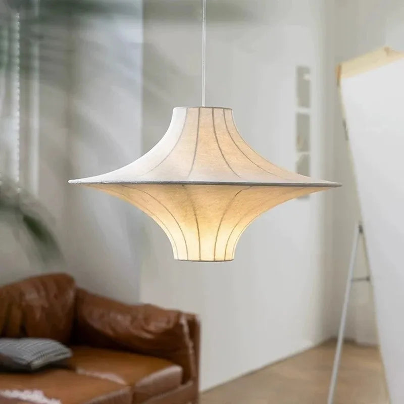 minimalistisk wabi sabi-silkelysekrone med integreret LED
