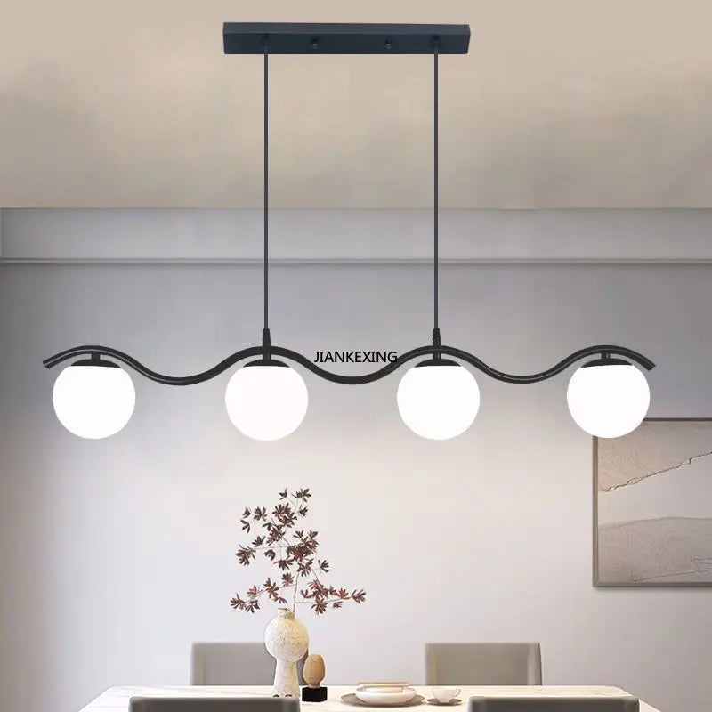 Transparent, Elegant Lysekrone i Moderne Design