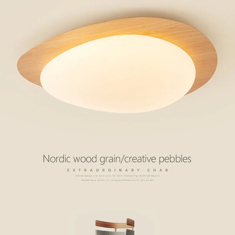 Elegant nordisk loftlampe i træ og LED
