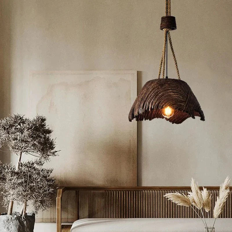 nordisk wabi sabi-lampe, træimitation, mærkelige former, boligindretning