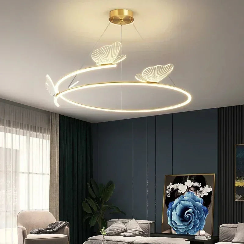 Moderne minimalistisk LED-lysekrone med kreativt sommerfugledesign til boligindretning