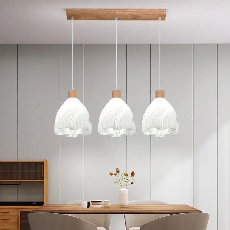 Elegant nutidig LED-lysekrone.