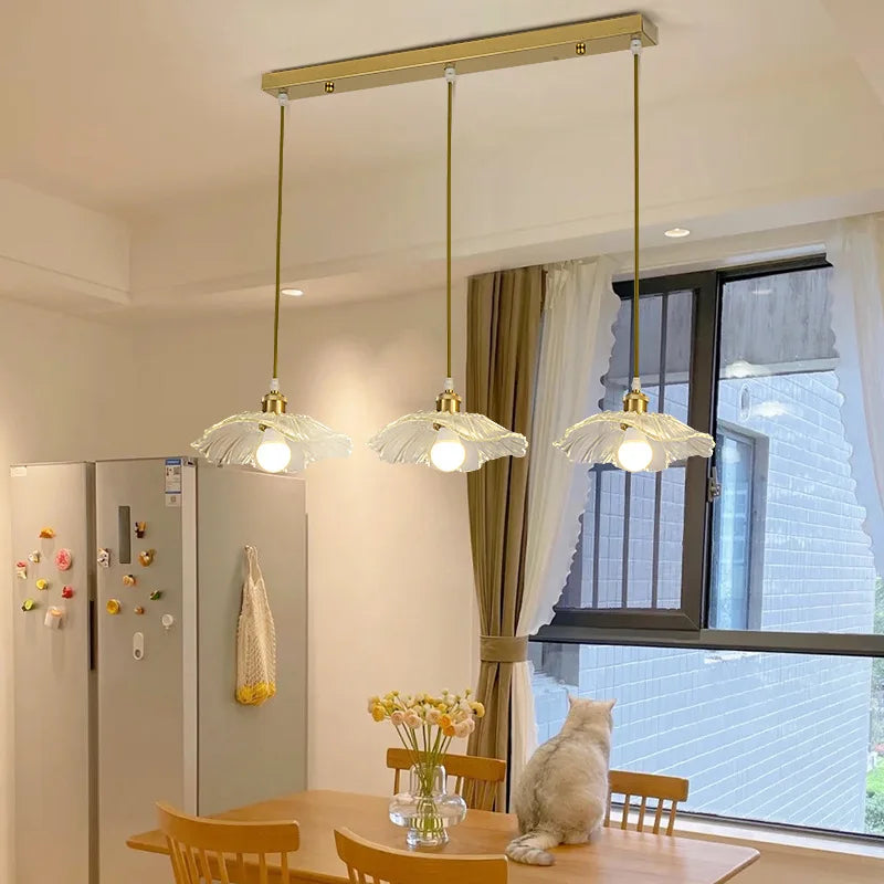 Nordisk LED-lysekrone i lotusblomstform