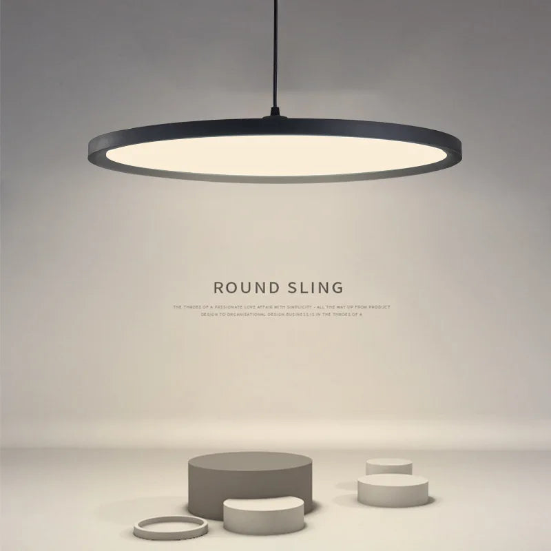 Moderne LED-lysekrone med minimalistisk cirkulært nordisk design