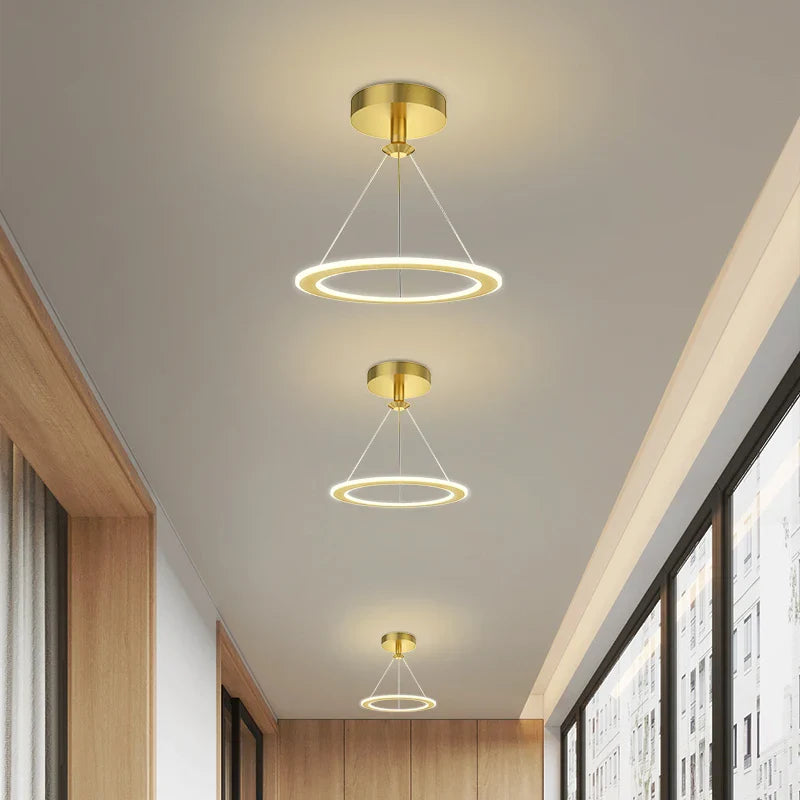 Nordisk enkel og moderne lampe til altan og entré