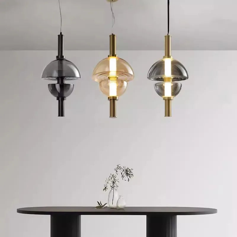 Moderne lysekrone i glas, minimalistisk design til restauranter og caféer